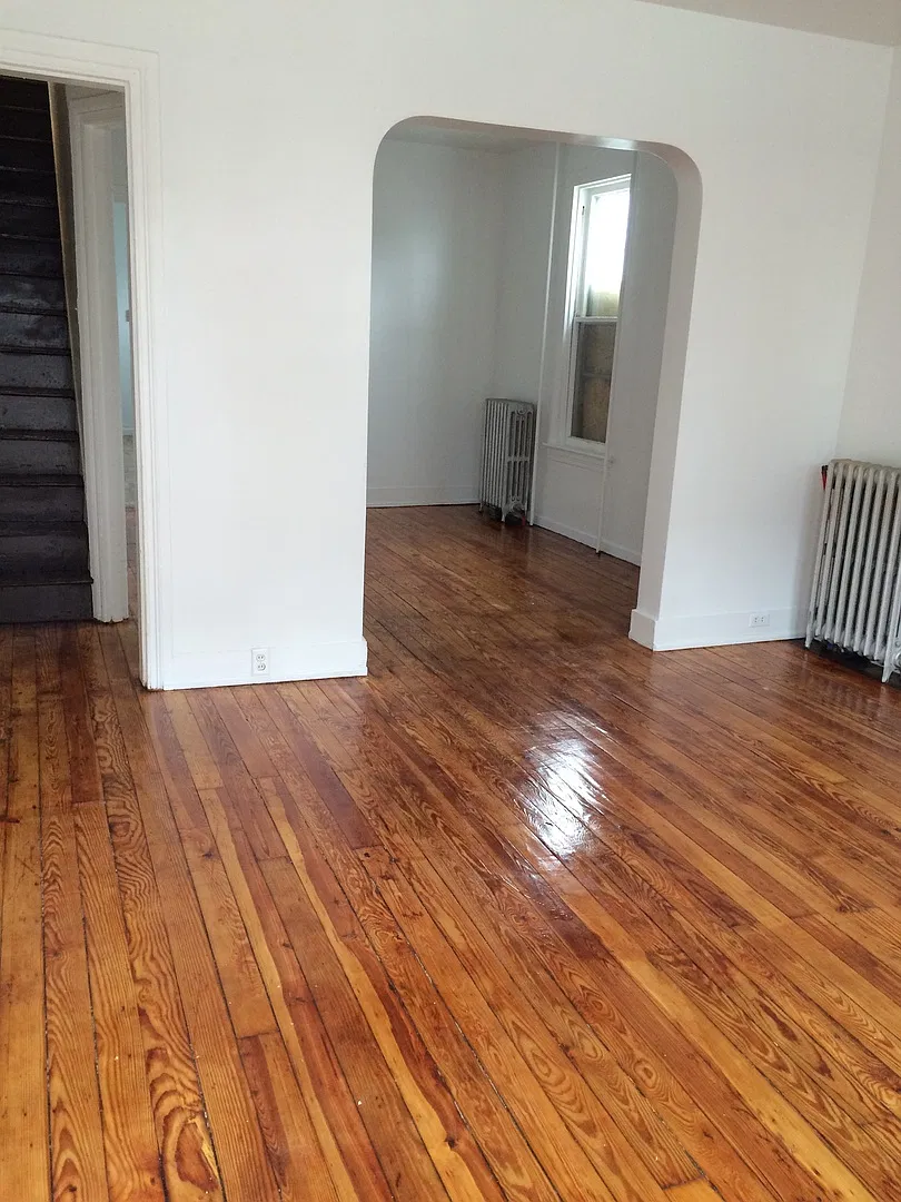 Hardwood floors throughout! Near Bantz Park! — Photo 1