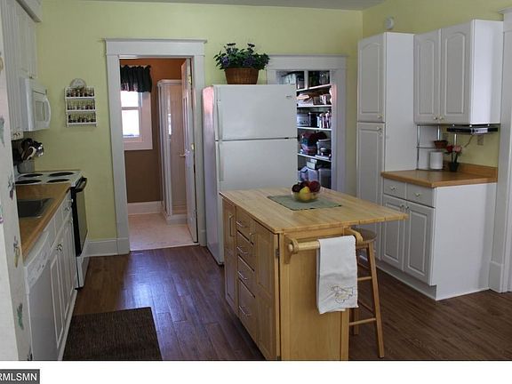3rd image of 2527 N Ferry St