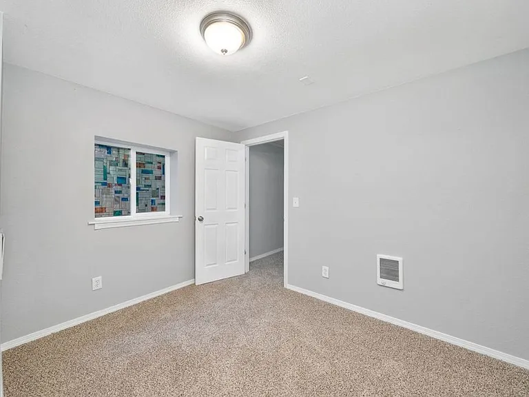 5320 SE 122nd Ave — Photo 24