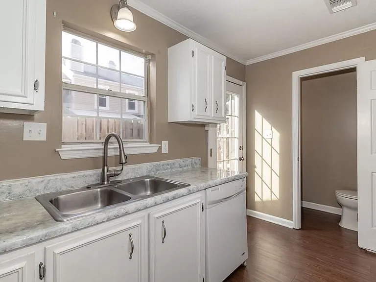 2018 Briar Ct — Photo 9