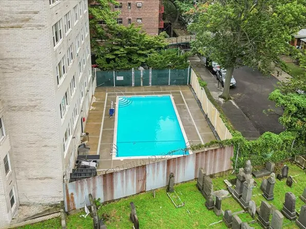 1170 Ocean Parkway image 26 of 31