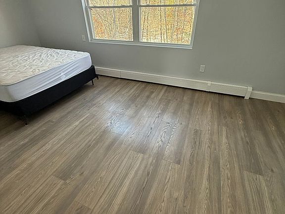 3rd image of 30 Pine Valley Dr