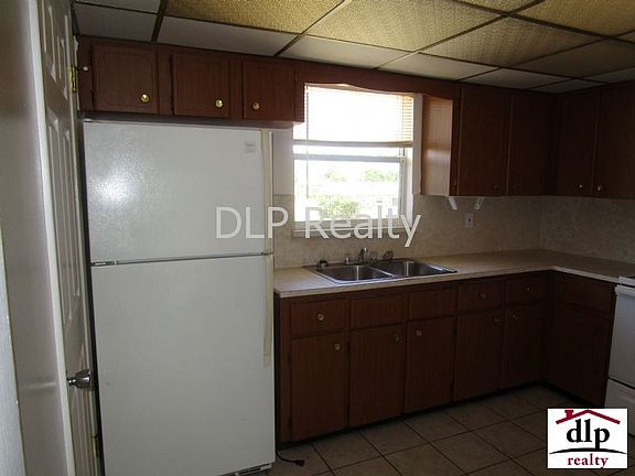 2nd image of 2422 Tulane Ave APT 3