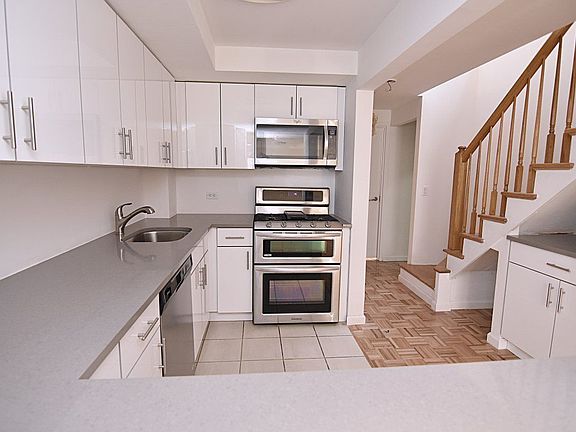 3rd image of 300 W 145th St #Tth1