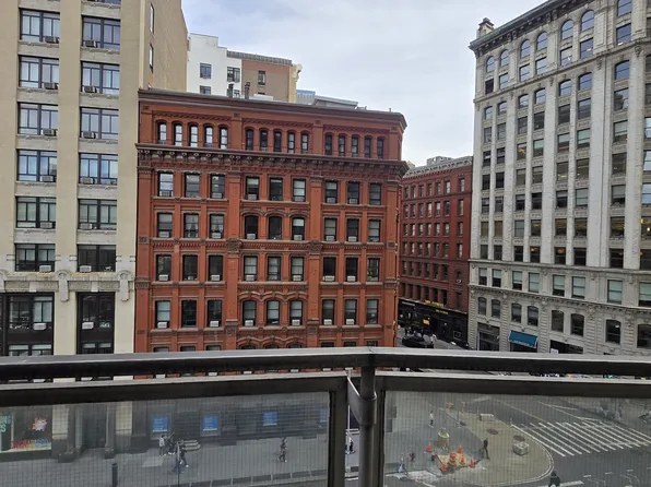 60 East 8th Street 6K image 3 of 5