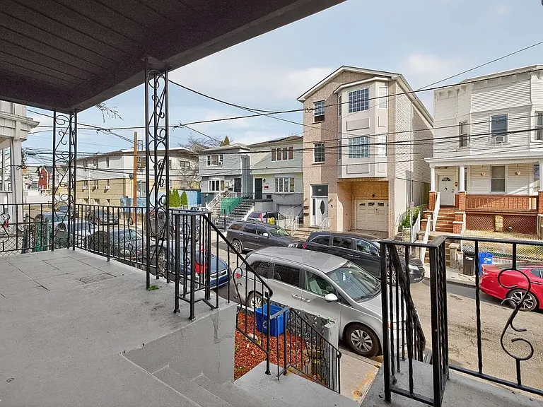 107 Brown Pl #1 — Photo 2