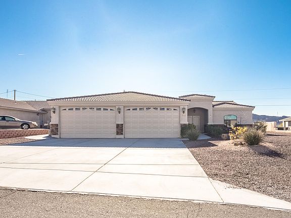 2nd image of 3310 Arapaho Dr