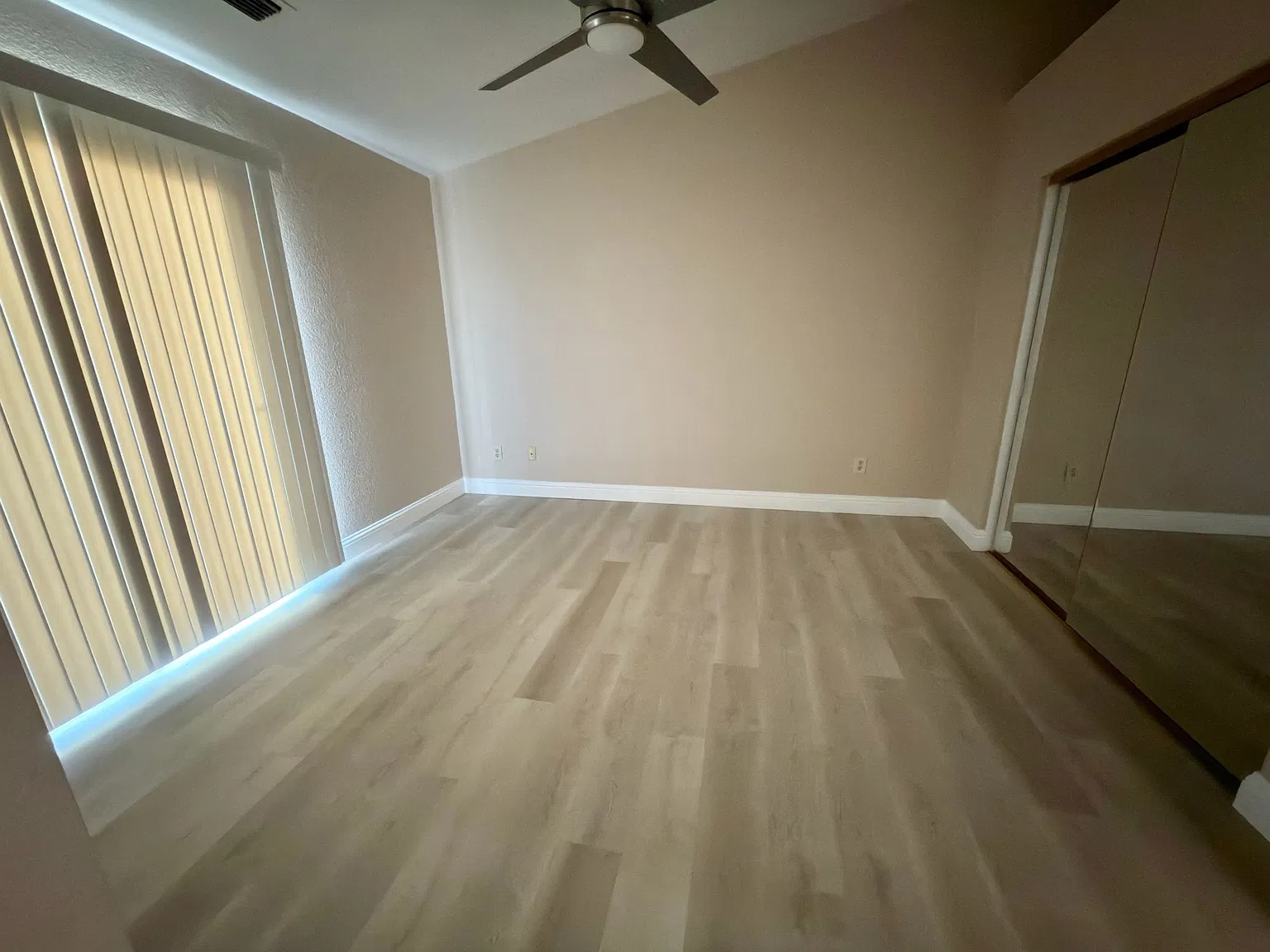 3 bed, 1353 sqft, $2,645 — Photo 4