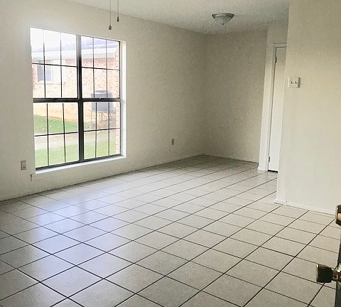 4th image of 109 W Westridge Dr APT A