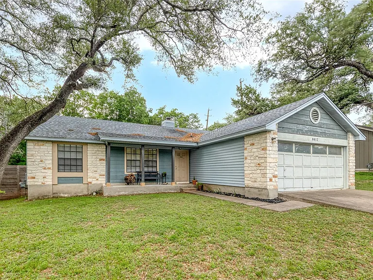 8812 United Kingdom Dr — Photo 3