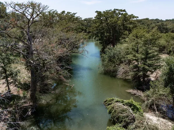 2100 S FM 187, Sabinal, TX 78881