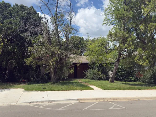 700 W Sycamore St, Denton, TX 76201