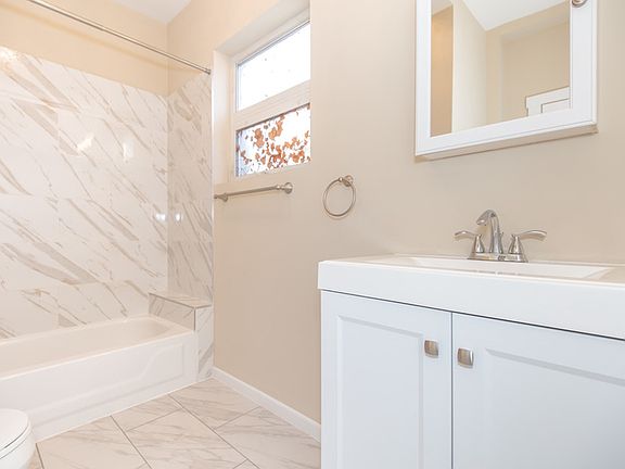 4th image of 2430 N Clybourn Ave #2