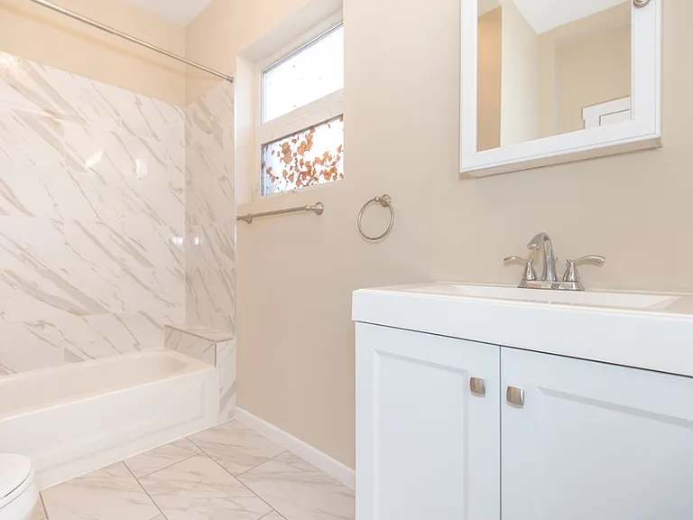 2430 N Clybourn Ave #2 — Photo 4