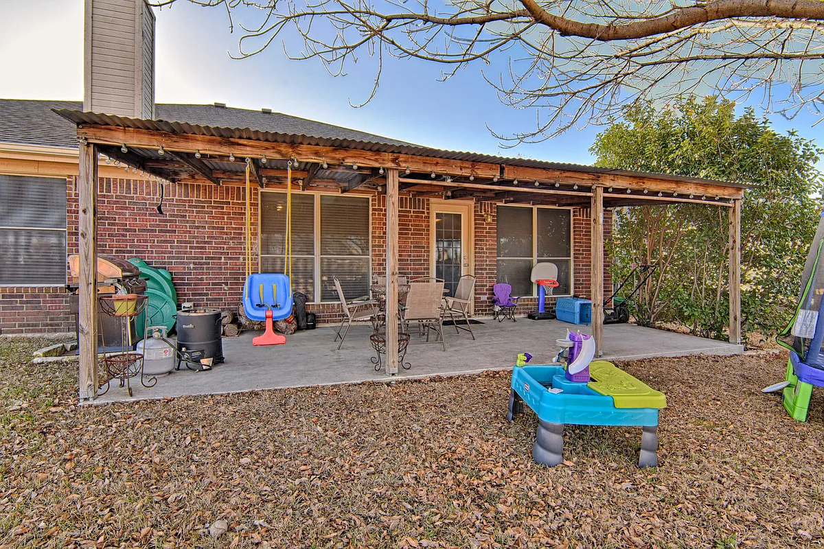 Building Photo - 2314 Charleston Dr