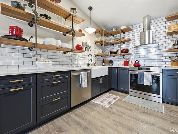 3rd image of 1436 Teson Rd