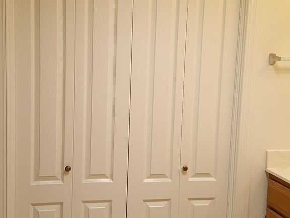 2nd image of 228 Oxford Dr