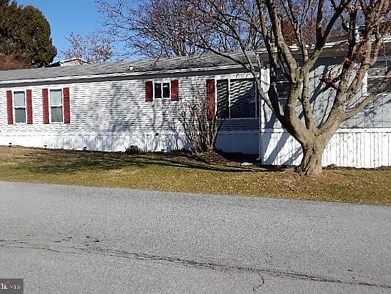 29 Parkside Dr, Manheim, PA 17545