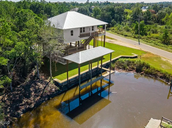 1776 Blue Meadow Rd, Bay Saint Louis, MS 39520