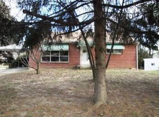 901 Crystle Rd, Aston, PA 19014