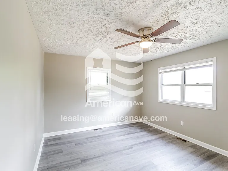 1113647_003_living_room_13853765.jpg