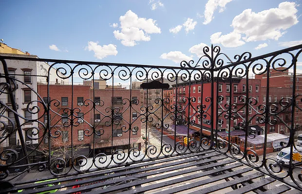 Rented by PocketBroker Inc | media 23