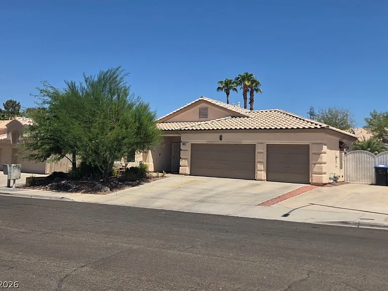 1018 Cutter St — Photo 2