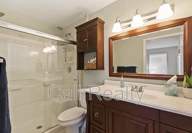 1117 E 33rd Ave — Photo 14