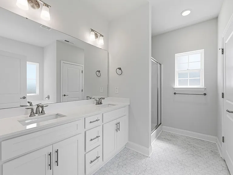 903 Eakins Ln — Photo 12