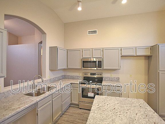 5th image of 7135 W Via De Luna Dr