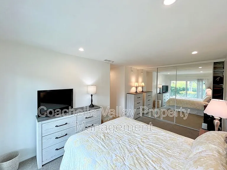 2010 Lawrence Crossley Rd #8 — Photo 16