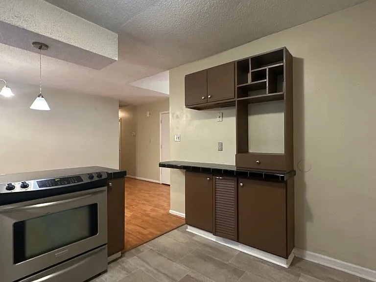 2910 Norbrick St — Photo 5