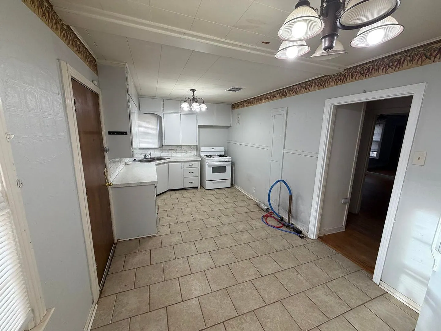 2/1/1 Major Appliances included — Photo 4