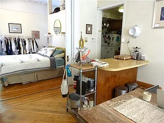 Rented by R New York