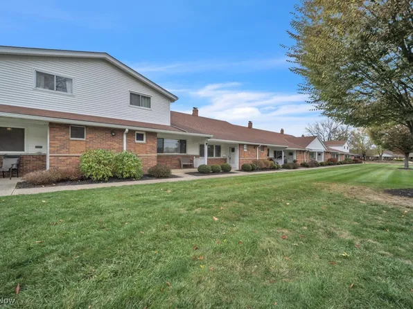 25305 Country Club Blvd Unit 10, North Olmsted, OH 44070
