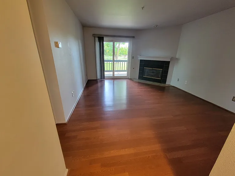 2727 Folsom St #117 — Photo 25