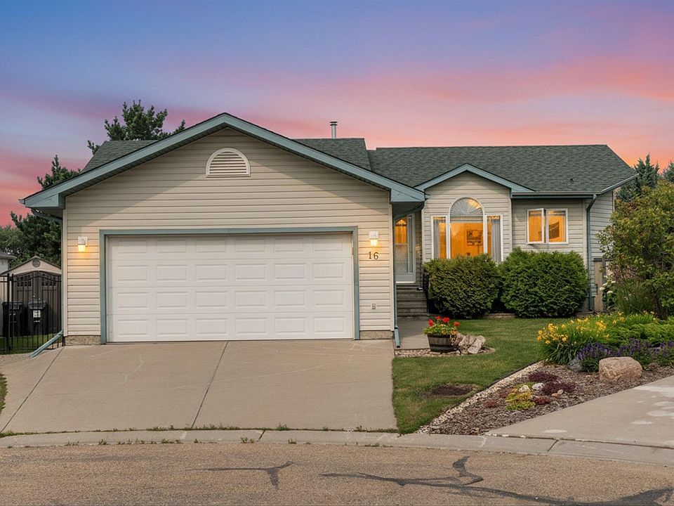 1st image of 16 Simonette Cres