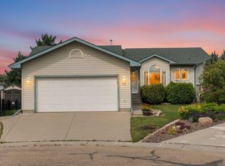 16 Simonette Cres, Devon, AB T9G1Y5