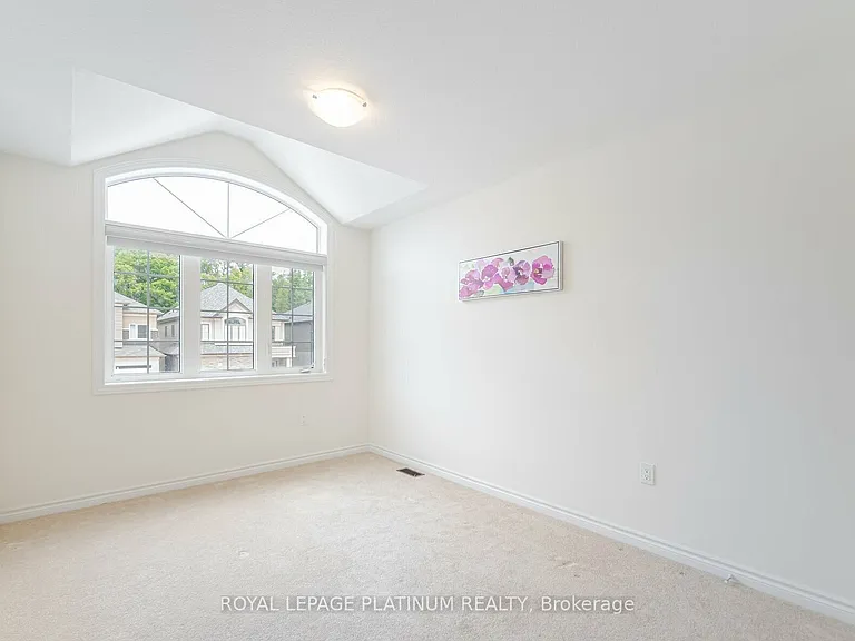 74 Macklin St — Photo 9