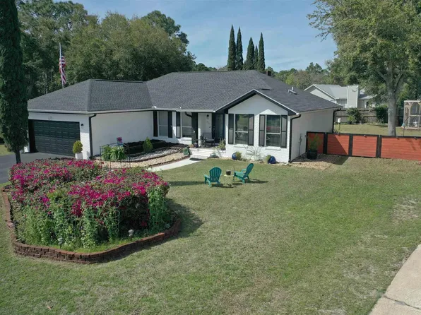 2187 Calle De Castelar, Navarre, FL 32566