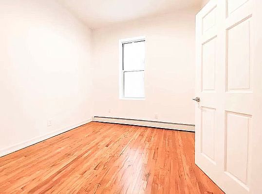 5th image of 321 Malcolm X Blvd APT 3R