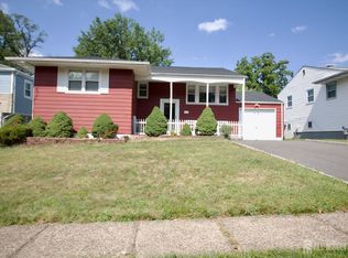 34 Creemer Ave, Iselin, NJ 08830