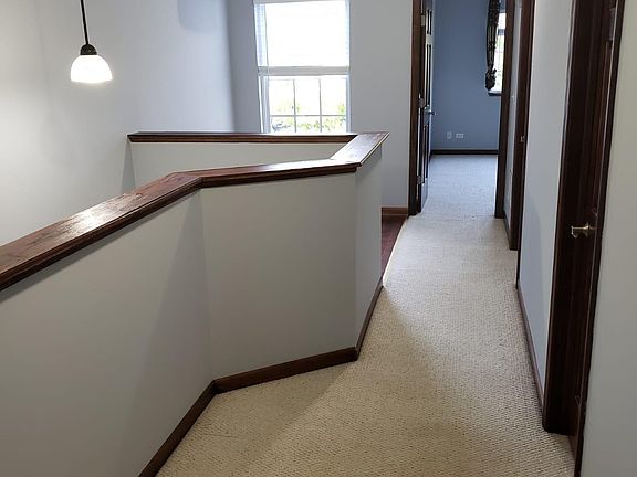 5th image of 929 Creekside Ct