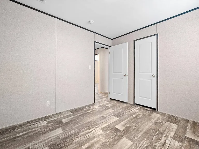 305 W Buell Dr #50A — Photo 16