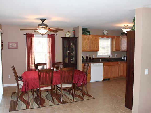Dining/Kitchen