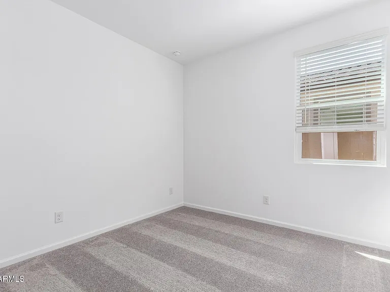 4522 S 127th Dr — Photo 17