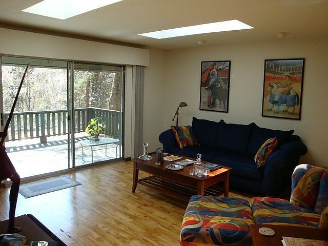 2nd image of 4719 Knollwood Dr
