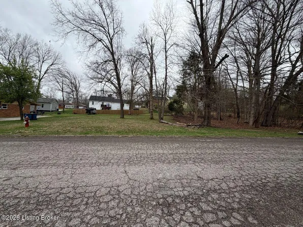 90 Overlook Ter, Brandenburg, KY 40108