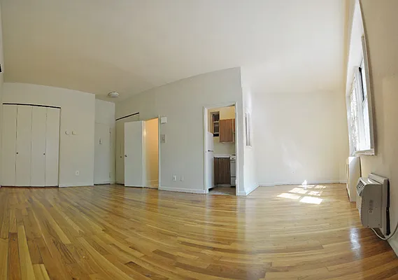 Rented by DSA Realty Midtown West | media 22