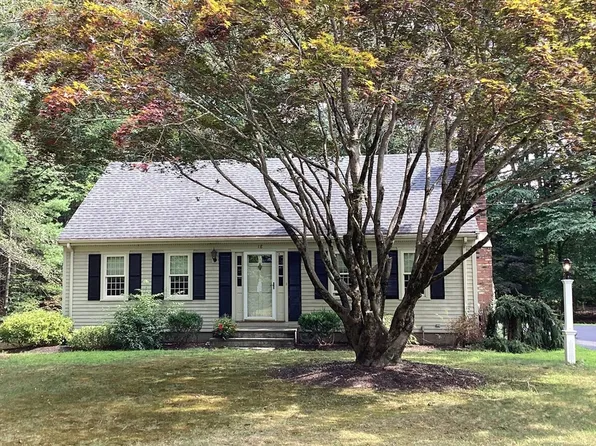 18 Bennett Rd, Rochester, MA 02770